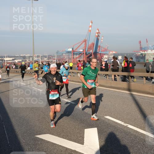 03.10.2025 - Köhlbrandbrückenlauf Yannick Fuchs http://msf.ph/oto/9147177 03.10.2025 08:38:00 Position 2 3091 meine-sportfotos.de