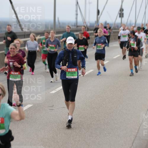 03.10.2025 - Köhlbrandbrückenlauf Jannik Wohlers http://msf.ph/oto/9147184 03.10.2025 15:50:25 Position 1 7133 meine-sportfotos.de