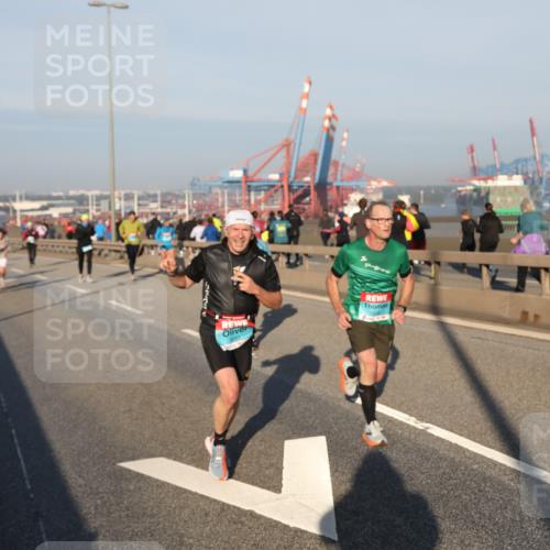 03.10.2025 - Köhlbrandbrückenlauf Yannick Fuchs http://msf.ph/oto/9147186 03.10.2025 08:38:01 Position 2  meine-sportfotos.de