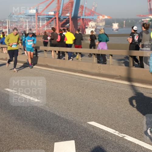 03.10.2025 - Köhlbrandbrückenlauf Yannick Fuchs http://msf.ph/oto/9147206 03.10.2025 08:38:03 Position 2 1330 meine-sportfotos.de