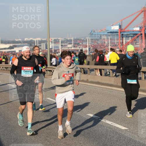 03.10.2025 - Köhlbrandbrückenlauf Yannick Fuchs http://msf.ph/oto/9147212 03.10.2025 08:38:05 Position 2 2777, 2940 meine-sportfotos.de