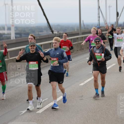 03.10.2025 - Köhlbrandbrückenlauf Jannik Wohlers http://msf.ph/oto/9147227 03.10.2025 15:50:29 Position 1 9735, 9745 meine-sportfotos.de
