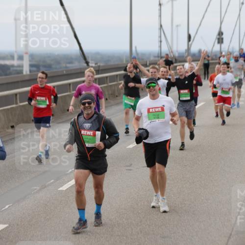 03.10.2025 - Köhlbrandbrückenlauf Jannik Wohlers http://msf.ph/oto/9147255 03.10.2025 15:50:31 Position 1 9698, 745, 9708 meine-sportfotos.de