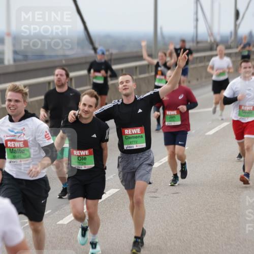 03.10.2025 - Köhlbrandbrückenlauf Jannik Wohlers http://msf.ph/oto/9147289 03.10.2025 15:50:33 Position 1 0, 8841, 8774, 8772, 8113 meine-sportfotos.de