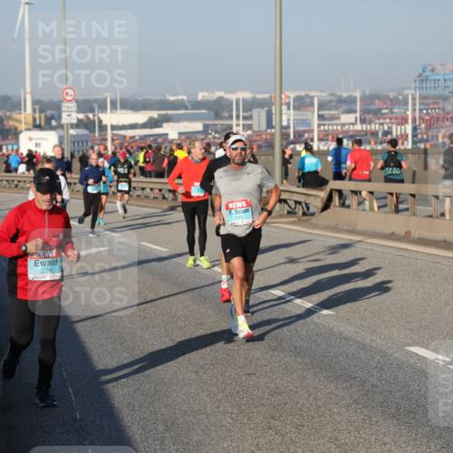 03.10.2025 - Köhlbrandbrückenlauf Yannick Fuchs http://msf.ph/oto/9147302 03.10.2025 08:38:16 Position 2 3224, 1071 meine-sportfotos.de