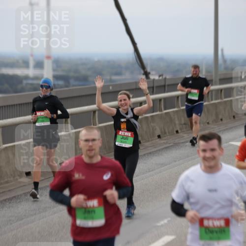 03.10.2025 - Köhlbrandbrückenlauf Jannik Wohlers http://msf.ph/oto/9147318 03.10.2025 15:50:36 Position 1 2016, 9325 meine-sportfotos.de