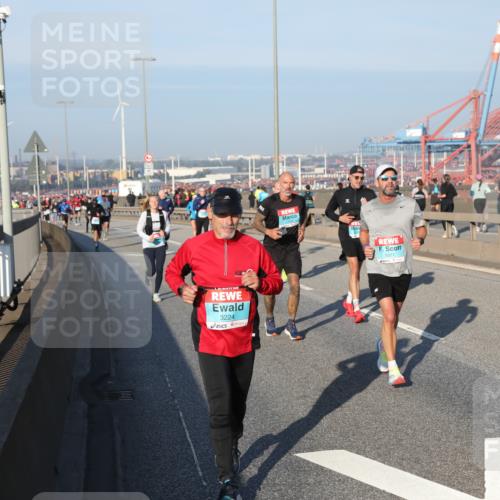 03.10.2025 - Köhlbrandbrückenlauf Yannick Fuchs http://msf.ph/oto/9147324 03.10.2025 08:38:18 Position 2 3224, 1071 meine-sportfotos.de