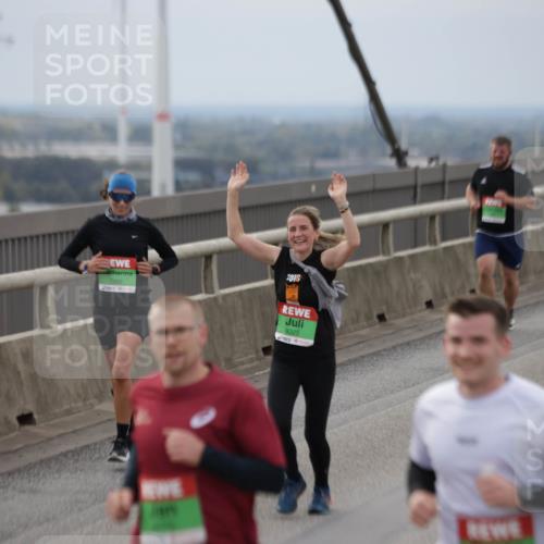 03.10.2025 - Köhlbrandbrückenlauf Jannik Wohlers http://msf.ph/oto/9147326 03.10.2025 15:50:36 Position 1 7492, 2016, 9325 meine-sportfotos.de