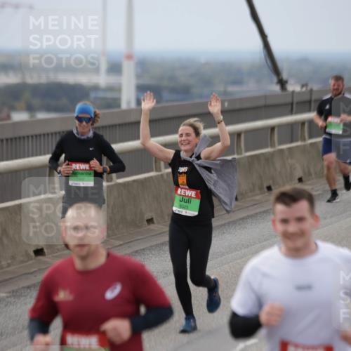03.10.2025 - Köhlbrandbrückenlauf Jannik Wohlers http://msf.ph/oto/9147332 03.10.2025 15:50:36 Position 1 7492, 2016, 9325 meine-sportfotos.de