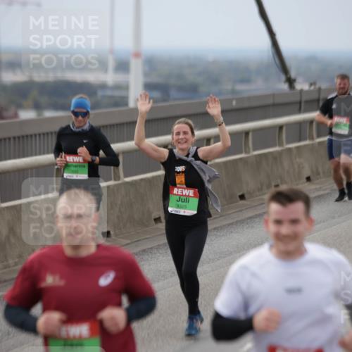 03.10.2025 - Köhlbrandbrückenlauf Jannik Wohlers http://msf.ph/oto/9147335 03.10.2025 15:50:36 Position 1 7492, 2016, 9325 meine-sportfotos.de
