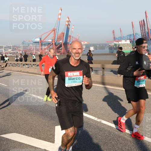 03.10.2025 - Köhlbrandbrückenlauf Yannick Fuchs http://msf.ph/oto/9147351 03.10.2025 08:38:20 Position 2 1553, 1194, 3978 meine-sportfotos.de