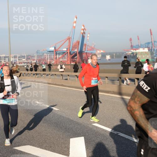 03.10.2025 - Köhlbrandbrückenlauf Yannick Fuchs http://msf.ph/oto/9147357 03.10.2025 08:38:21 Position 2 1553, 1194 meine-sportfotos.de