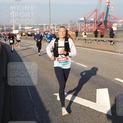 03.10.2025 - Köhlbrandbrückenlauf Yannick Fuchs http://msf.ph/oto/9147361 03.10.2025 08:38:21 Position 2 1553, 3719 meine-sportfotos.de