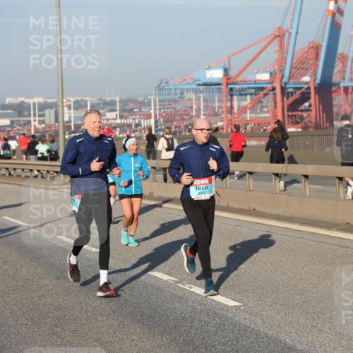 03.10.2025 - Köhlbrandbrückenlauf Yannick Fuchs http://msf.ph/oto/9147384 03.10.2025 08:38:23 Position 2 3650 meine-sportfotos.de