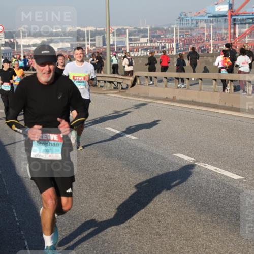 03.10.2025 - Köhlbrandbrückenlauf Yannick Fuchs http://msf.ph/oto/9147422 03.10.2025 08:38:27 Position 2 1226, 3307 meine-sportfotos.de