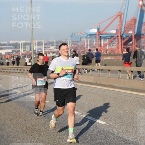 03.10.2025 - Köhlbrandbrückenlauf Yannick Fuchs http://msf.ph/oto/9147430 03.10.2025 08:38:29 Position 2 1226 meine-sportfotos.de