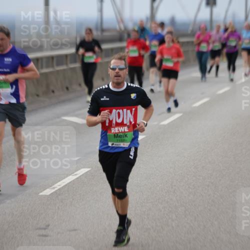 03.10.2025 - Köhlbrandbrückenlauf Jannik Wohlers http://msf.ph/oto/9147435 03.10.2025 15:50:47 Position 1 7157 meine-sportfotos.de