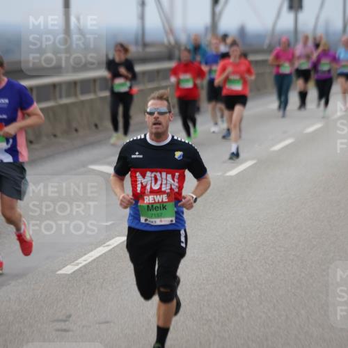 03.10.2025 - Köhlbrandbrückenlauf Jannik Wohlers http://msf.ph/oto/9147440 03.10.2025 15:50:47 Position 1 7157 meine-sportfotos.de
