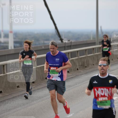 03.10.2025 - Köhlbrandbrückenlauf Jannik Wohlers http://msf.ph/oto/9147444 03.10.2025 15:50:48 Position 1 9383 meine-sportfotos.de