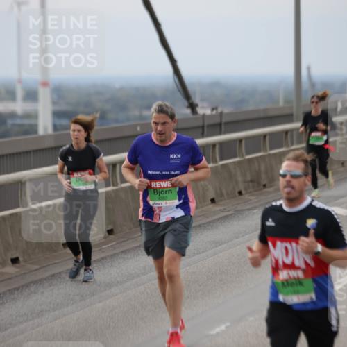 03.10.2025 - Köhlbrandbrückenlauf Jannik Wohlers http://msf.ph/oto/9147448 03.10.2025 15:50:48 Position 1 9383 meine-sportfotos.de