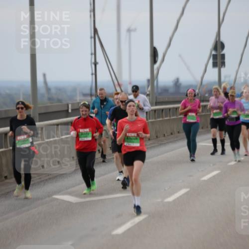 03.10.2025 - Köhlbrandbrückenlauf Jannik Wohlers http://msf.ph/oto/9147450 03.10.2025 15:50:49 Position 1 9116 meine-sportfotos.de