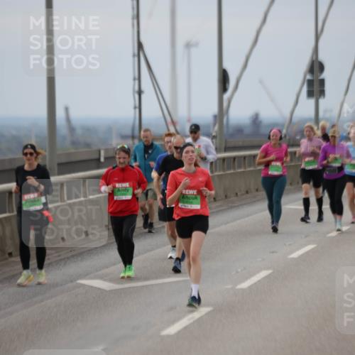 03.10.2025 - Köhlbrandbrückenlauf Jannik Wohlers http://msf.ph/oto/9147451 03.10.2025 15:50:49 Position 1 9116 meine-sportfotos.de
