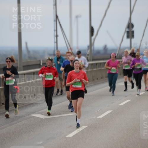 03.10.2025 - Köhlbrandbrückenlauf Jannik Wohlers http://msf.ph/oto/9147455 03.10.2025 15:50:49 Position 1 9116 meine-sportfotos.de