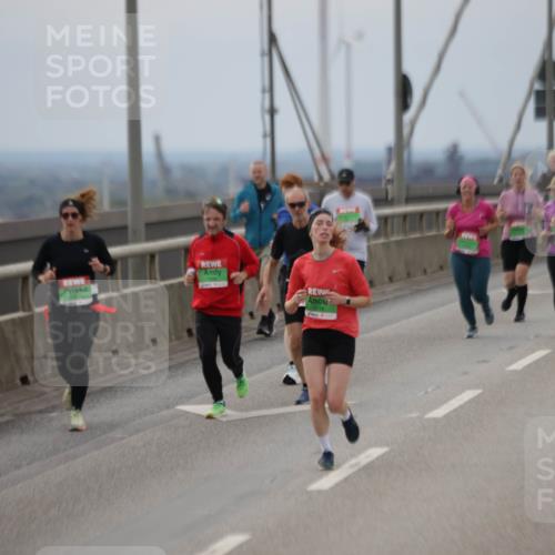 03.10.2025 - Köhlbrandbrückenlauf Jannik Wohlers http://msf.ph/oto/9147465 03.10.2025 15:50:50 Position 1 9116 meine-sportfotos.de
