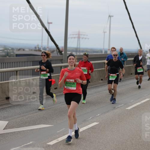03.10.2025 - Köhlbrandbrückenlauf Jannik Wohlers http://msf.ph/oto/9147470 03.10.2025 15:50:56 Position 1 9116 meine-sportfotos.de