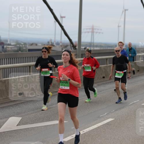 03.10.2025 - Köhlbrandbrückenlauf Jannik Wohlers http://msf.ph/oto/9147478 03.10.2025 15:50:57 Position 1 9116 meine-sportfotos.de