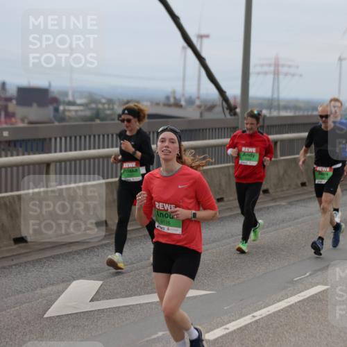 03.10.2025 - Köhlbrandbrückenlauf Jannik Wohlers http://msf.ph/oto/9147484 03.10.2025 15:50:57 Position 1 9116 meine-sportfotos.de