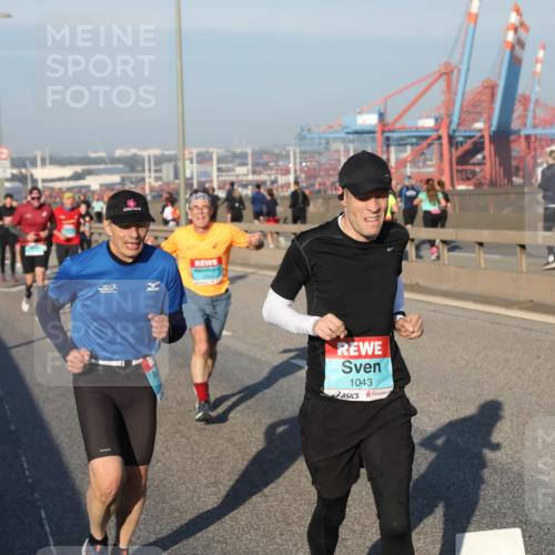 03.10.2025 - Köhlbrandbrückenlauf Yannick Fuchs http://msf.ph/oto/9147492 03.10.2025 08:38:33 Position 2 1043 meine-sportfotos.de