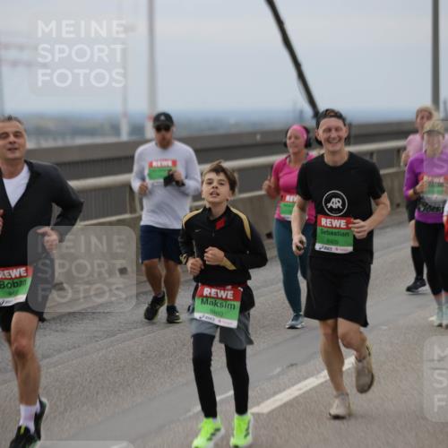 03.10.2025 - Köhlbrandbrückenlauf Jannik Wohlers http://msf.ph/oto/9147494 03.10.2025 15:50:59 Position 1 945, 9460, 8409, 8224 meine-sportfotos.de
