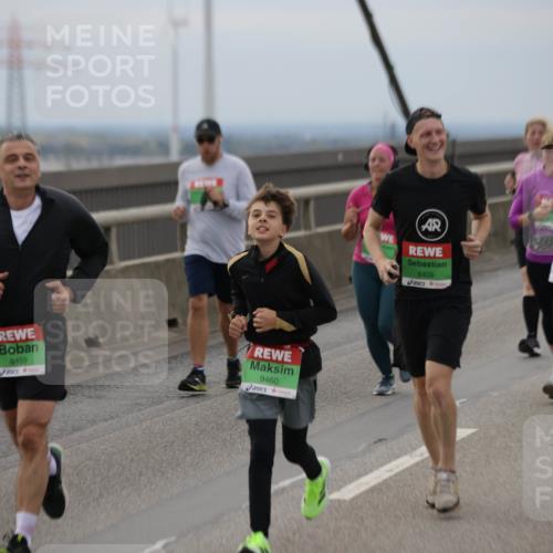03.10.2025 - Köhlbrandbrückenlauf Jannik Wohlers http://msf.ph/oto/9147498 03.10.2025 15:50:59 Position 1 9459, 9460, 8409 meine-sportfotos.de