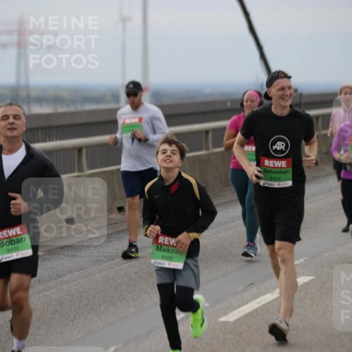 03.10.2025 - Köhlbrandbrückenlauf Jannik Wohlers http://msf.ph/oto/9147501 03.10.2025 15:50:59 Position 1 9459, 9460, 8409, 8224 meine-sportfotos.de