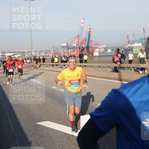 03.10.2025 - Köhlbrandbrückenlauf Yannick Fuchs http://msf.ph/oto/9147503 03.10.2025 08:38:35 Position 2 3495 meine-sportfotos.de