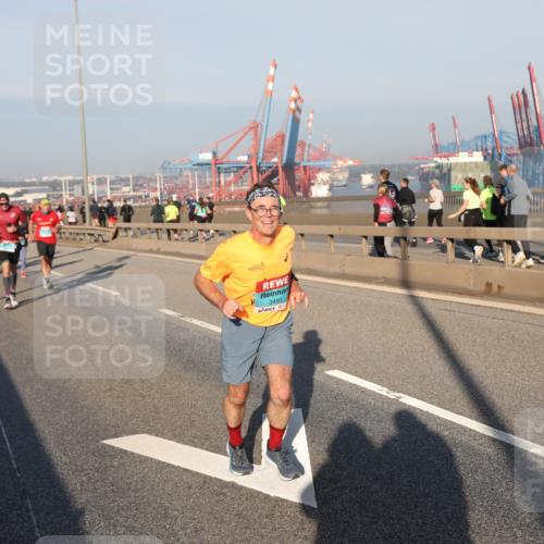 03.10.2025 - Köhlbrandbrückenlauf Yannick Fuchs http://msf.ph/oto/9147505 03.10.2025 08:38:35 Position 2 3495 meine-sportfotos.de