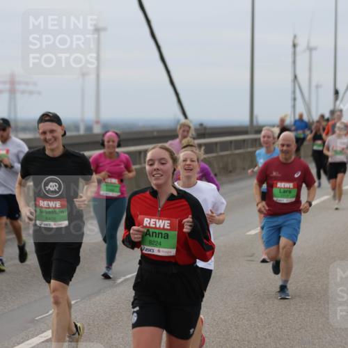 03.10.2025 - Köhlbrandbrückenlauf Jannik Wohlers http://msf.ph/oto/9147513 03.10.2025 15:51:01 Position 1 9460, 8409, 8224 meine-sportfotos.de