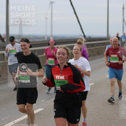 03.10.2025 - Köhlbrandbrückenlauf Jannik Wohlers http://msf.ph/oto/9147519 03.10.2025 15:51:01 Position 1 9460, 8409, 822 meine-sportfotos.de
