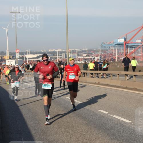 03.10.2025 - Köhlbrandbrückenlauf Yannick Fuchs http://msf.ph/oto/9147524 03.10.2025 08:38:36 Position 2 3118, 1, 1219, 202 meine-sportfotos.de
