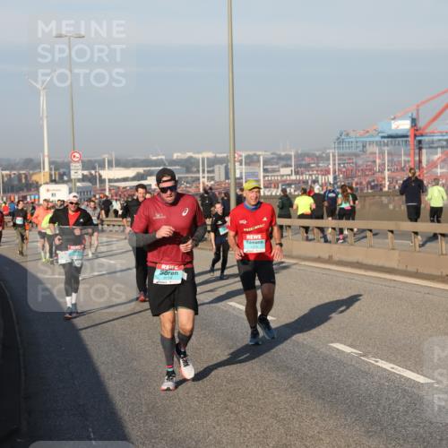 03.10.2025 - Köhlbrandbrückenlauf Yannick Fuchs http://msf.ph/oto/9147528 03.10.2025 08:38:36 Position 2 3118, 2025 meine-sportfotos.de