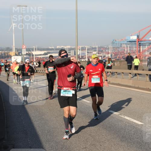 03.10.2025 - Köhlbrandbrückenlauf Yannick Fuchs http://msf.ph/oto/9147542 03.10.2025 08:38:37 Position 2 3118, 1219 meine-sportfotos.de