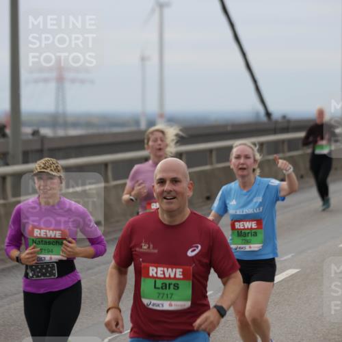 03.10.2025 - Köhlbrandbrückenlauf Jannik Wohlers http://msf.ph/oto/9147543 03.10.2025 15:51:03 Position 1 64, 7194, 7717, 7792 meine-sportfotos.de