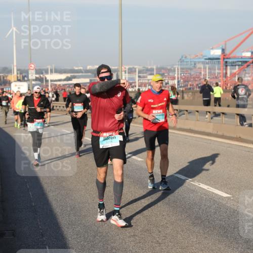 03.10.2025 - Köhlbrandbrückenlauf Yannick Fuchs http://msf.ph/oto/9147545 03.10.2025 08:38:37 Position 2 3118 meine-sportfotos.de