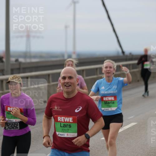 03.10.2025 - Köhlbrandbrückenlauf Jannik Wohlers http://msf.ph/oto/9147546 03.10.2025 15:51:03 Position 1 7194, 7717, 7792 meine-sportfotos.de