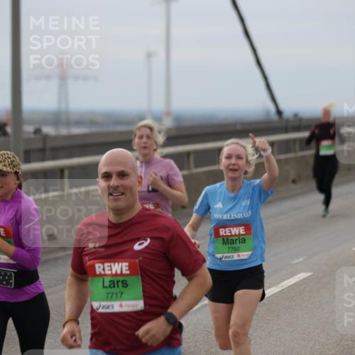03.10.2025 - Köhlbrandbrückenlauf Jannik Wohlers http://msf.ph/oto/9147548 03.10.2025 15:51:03 Position 1 719, 7717, 7792 meine-sportfotos.de