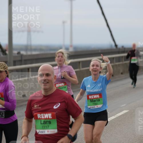 03.10.2025 - Köhlbrandbrückenlauf Jannik Wohlers http://msf.ph/oto/9147550 03.10.2025 15:51:04 Position 1 7717, 7792 meine-sportfotos.de
