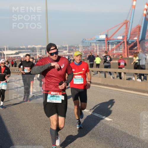 03.10.2025 - Köhlbrandbrückenlauf Yannick Fuchs http://msf.ph/oto/9147557 03.10.2025 08:38:38 Position 2 3118, 1444, 1219 meine-sportfotos.de