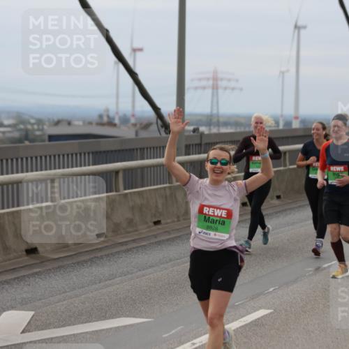 03.10.2025 - Köhlbrandbrückenlauf Jannik Wohlers http://msf.ph/oto/9147562 03.10.2025 15:51:07 Position 1 8928 meine-sportfotos.de
