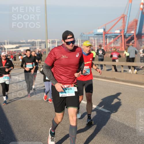 03.10.2025 - Köhlbrandbrückenlauf Yannick Fuchs http://msf.ph/oto/9147565 03.10.2025 08:38:38 Position 2 3118 meine-sportfotos.de